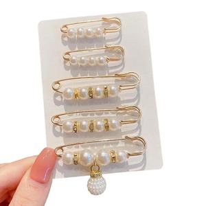 Ghim Cài Quần Áo Chân Váy Đính Chống Trượt Tiện Dụng Women Nữ Màu trắng Ghim cài